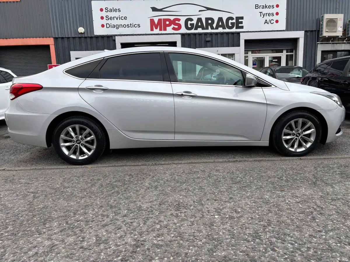 2015 Hyundai i40  1.7 Diesel COMFORT - Image 1