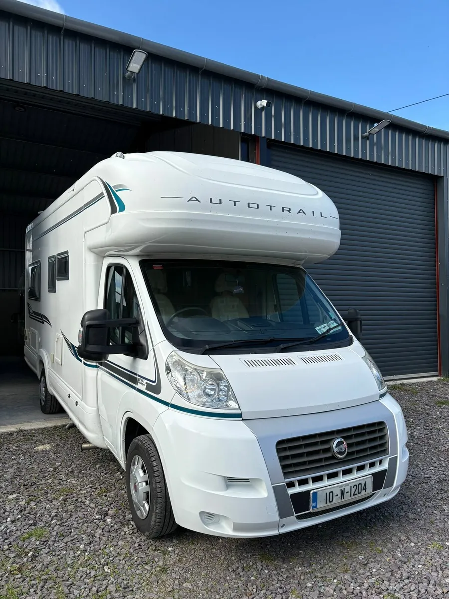 2010 Auto-Trail Apache SE – One Owner - Image 1