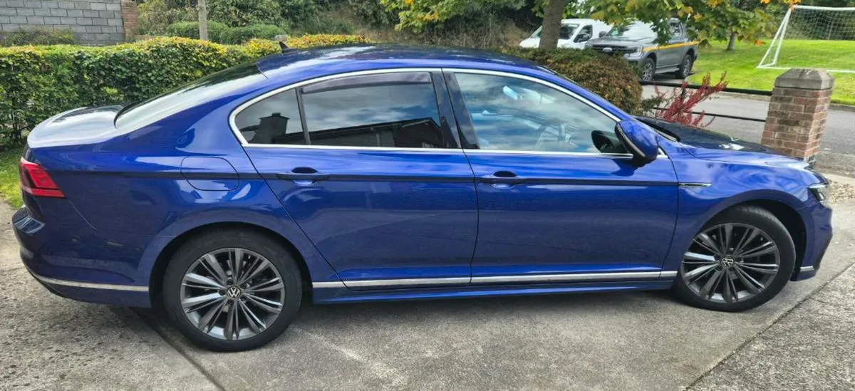 Volkswagen Passat - Image 2