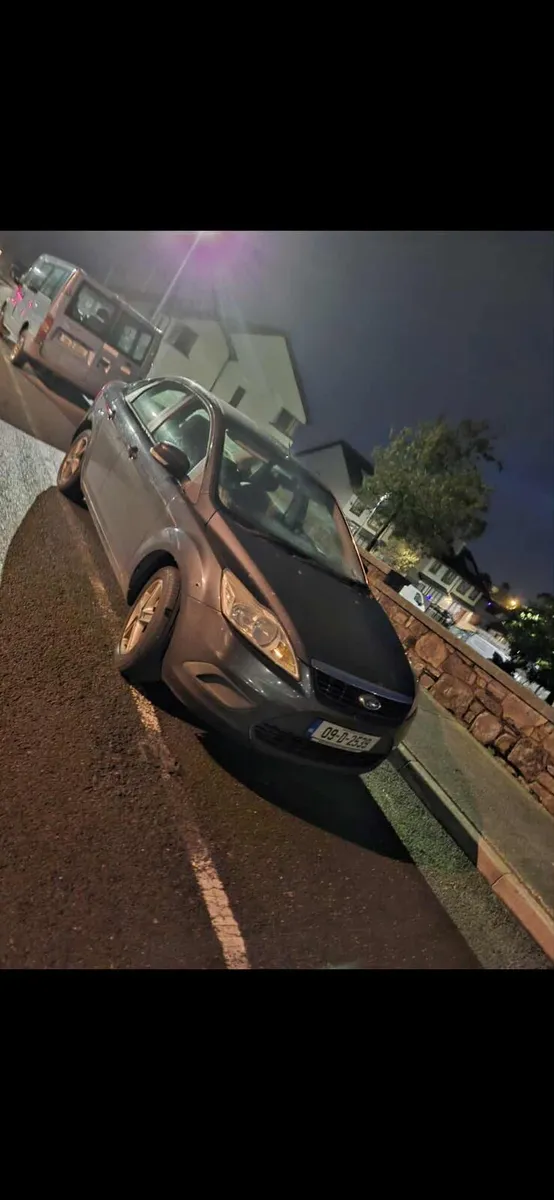 2009 ford focus - Image 2