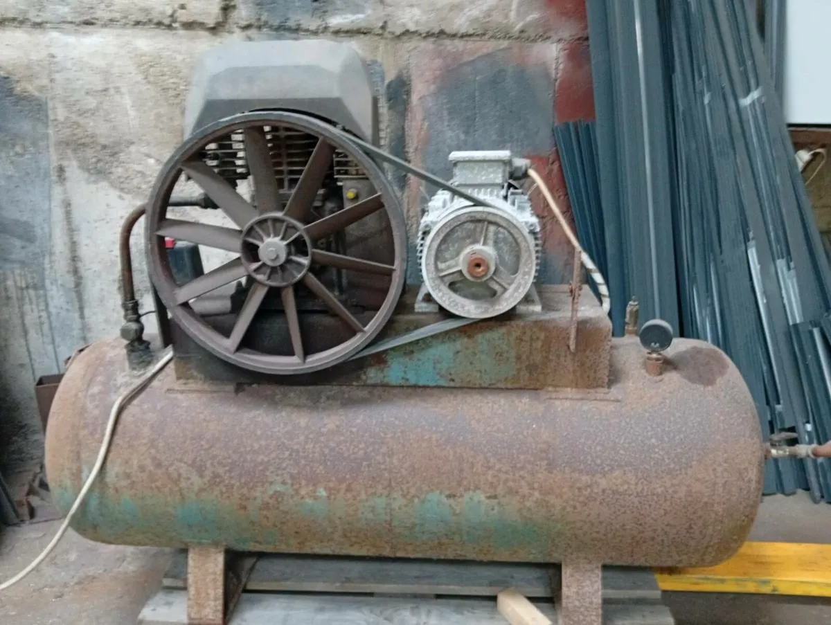 Air compressor - Image 1