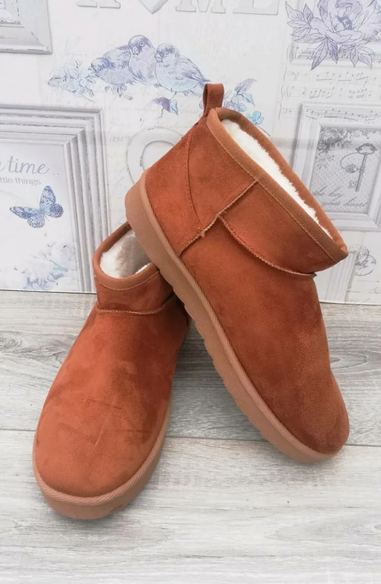 New Esmera ladies ugg boots size uk 7.5.. EUR 41 - Image 1