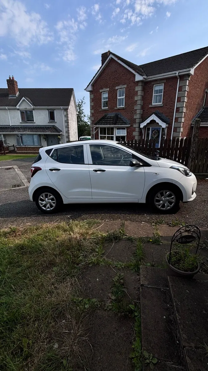 2017 Hyunday i 10 - Image 1