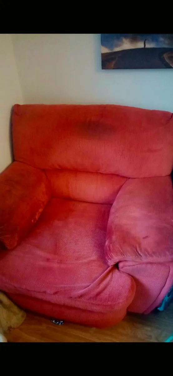 3 seater and 1 seater Sofa VERY COMFORTABLE - Image 2