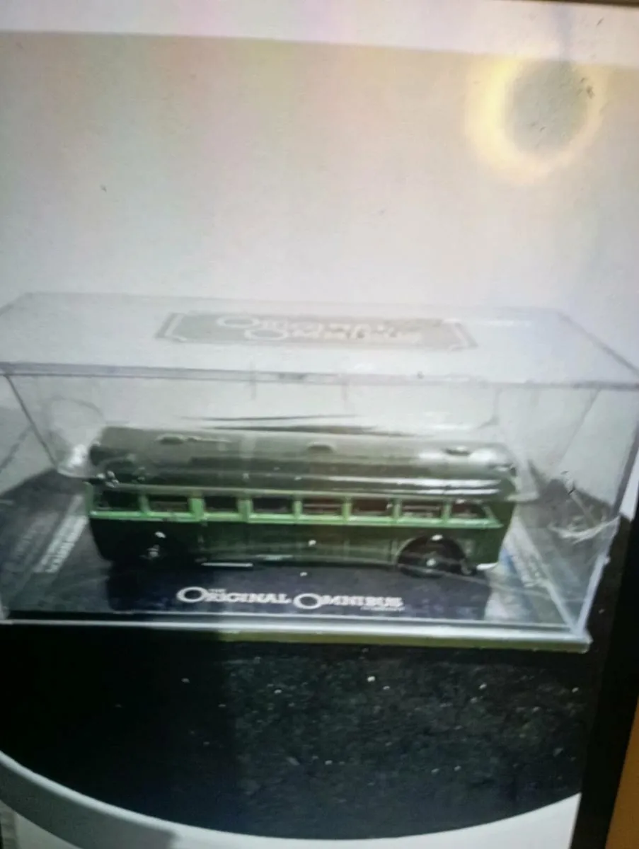 CORG AEC 4Q4 SINGLE DECKER COACH.1-76 SEALE - Image 1