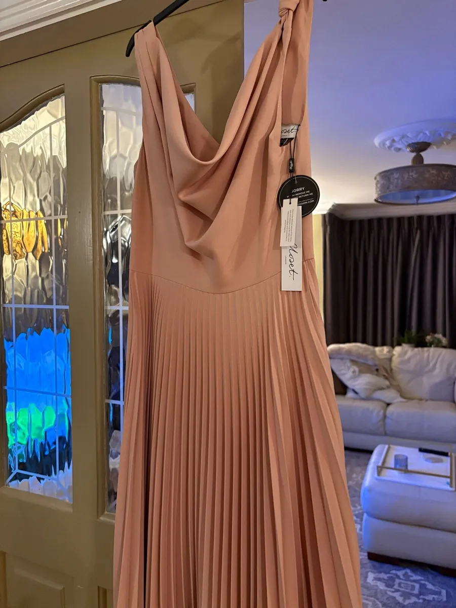 BNWT beautiful blush maxi dress size 8 - Image 2