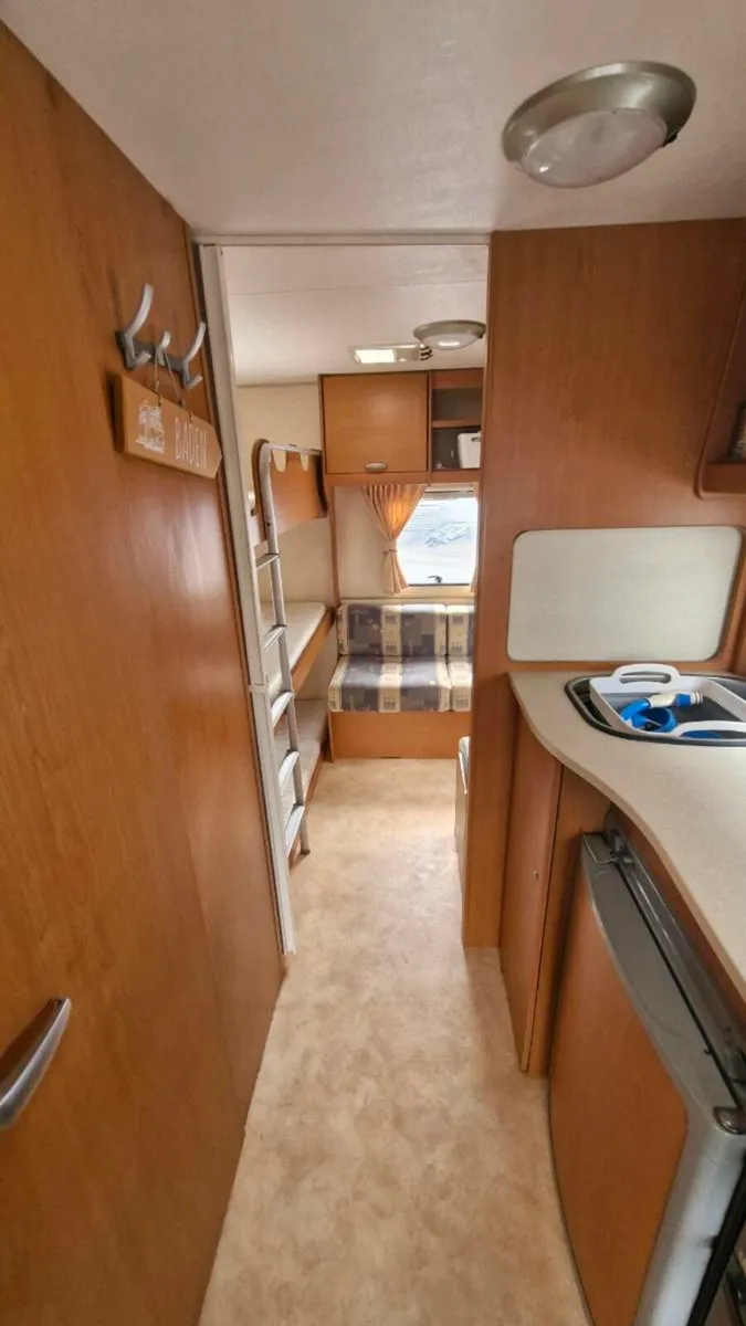 Caravan - Image 3