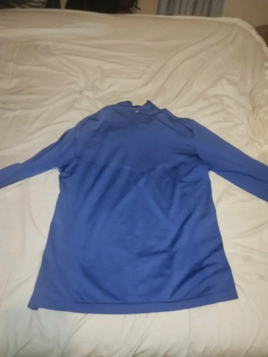 Nike golf top medium - Image 2