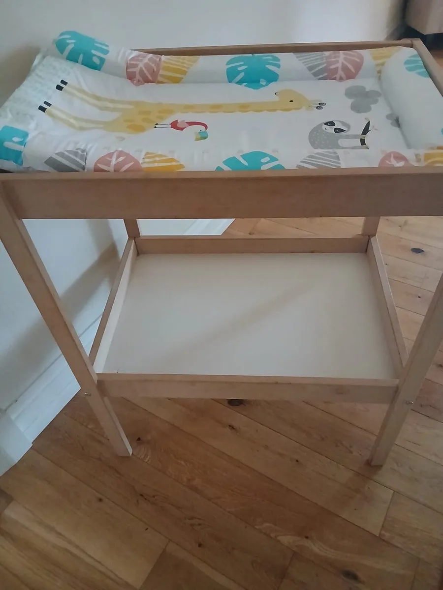 Baby changing table