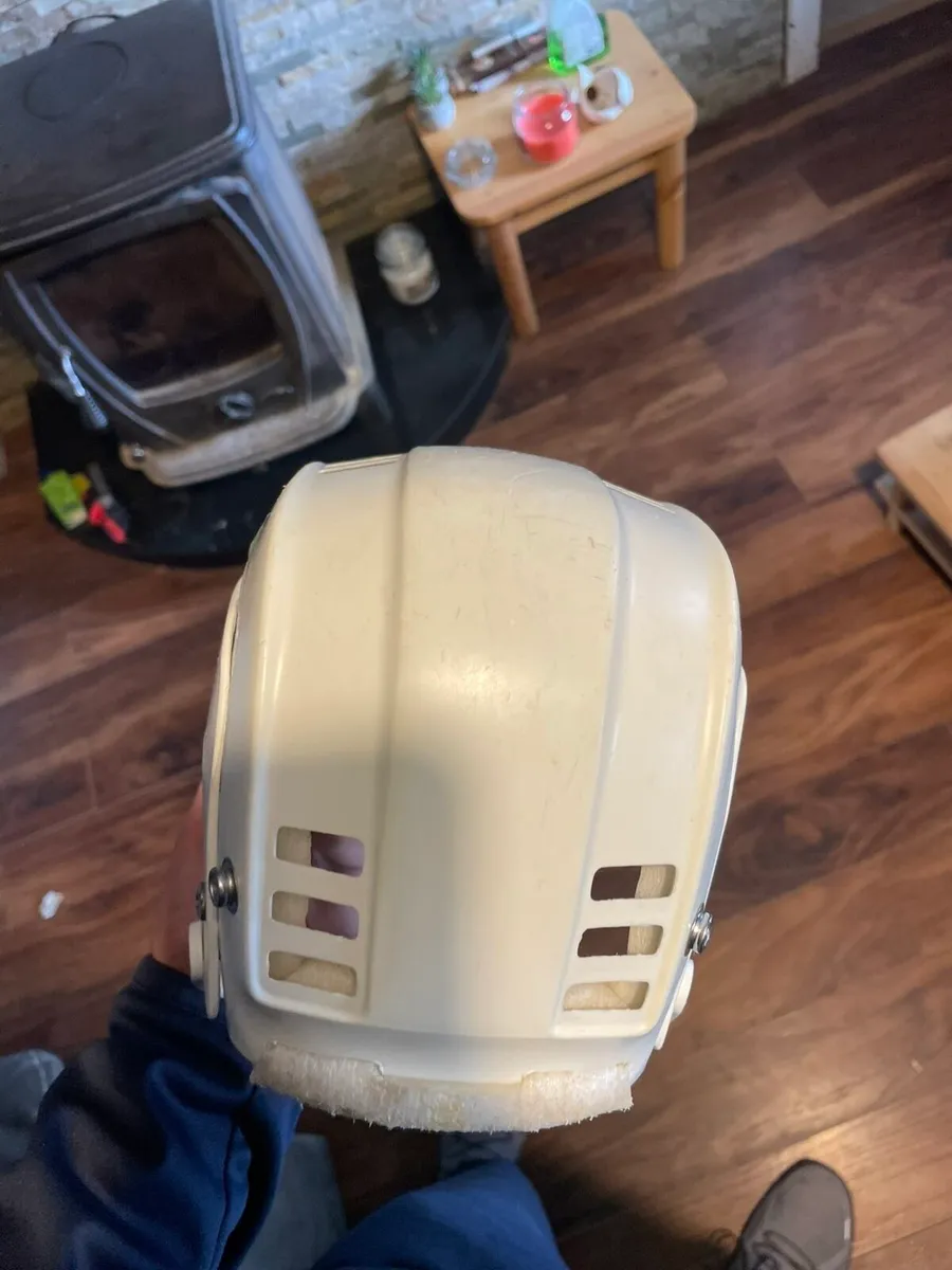 White non stitch cooper - Image 3
