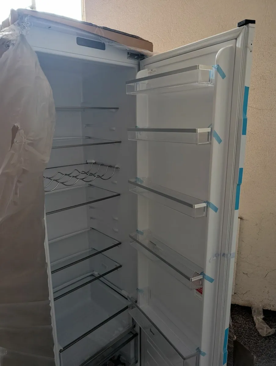 Hoover Tall Integrated fridge HOMS518EWK - Image 4