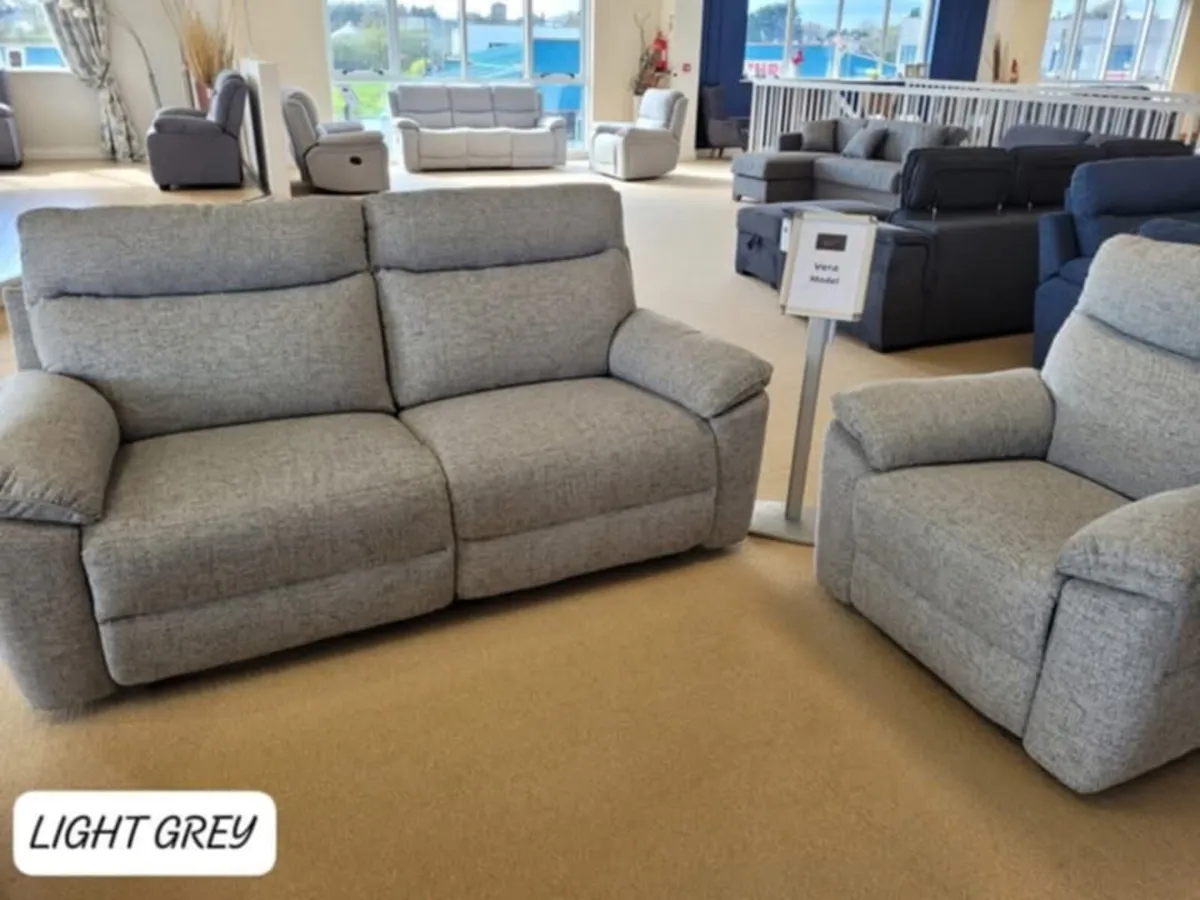 Brand new Vera 3 plus 2 recliners reduced