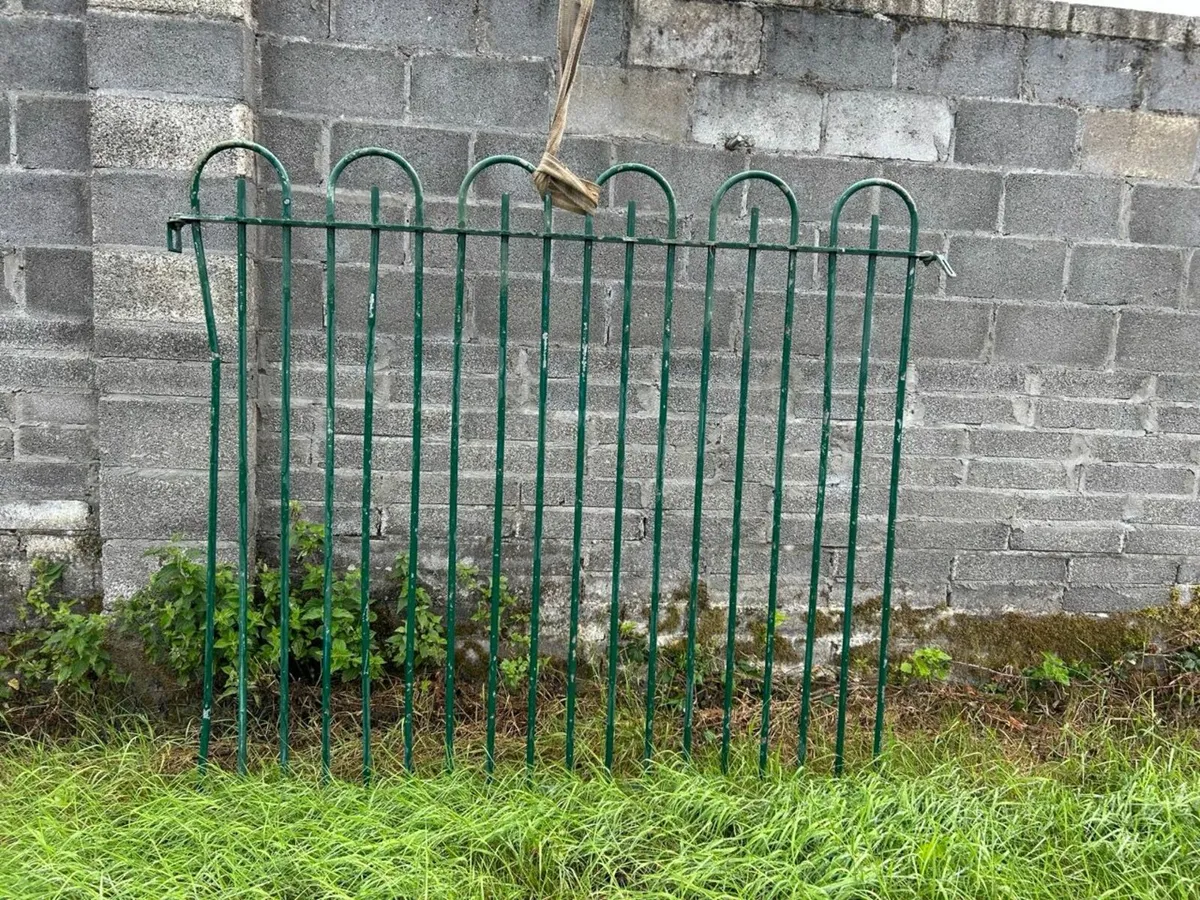 Palisade fencing - Image 3