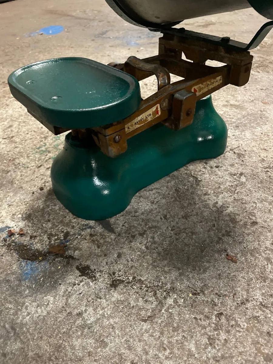 Vintage Avery patio weight scales - Image 2