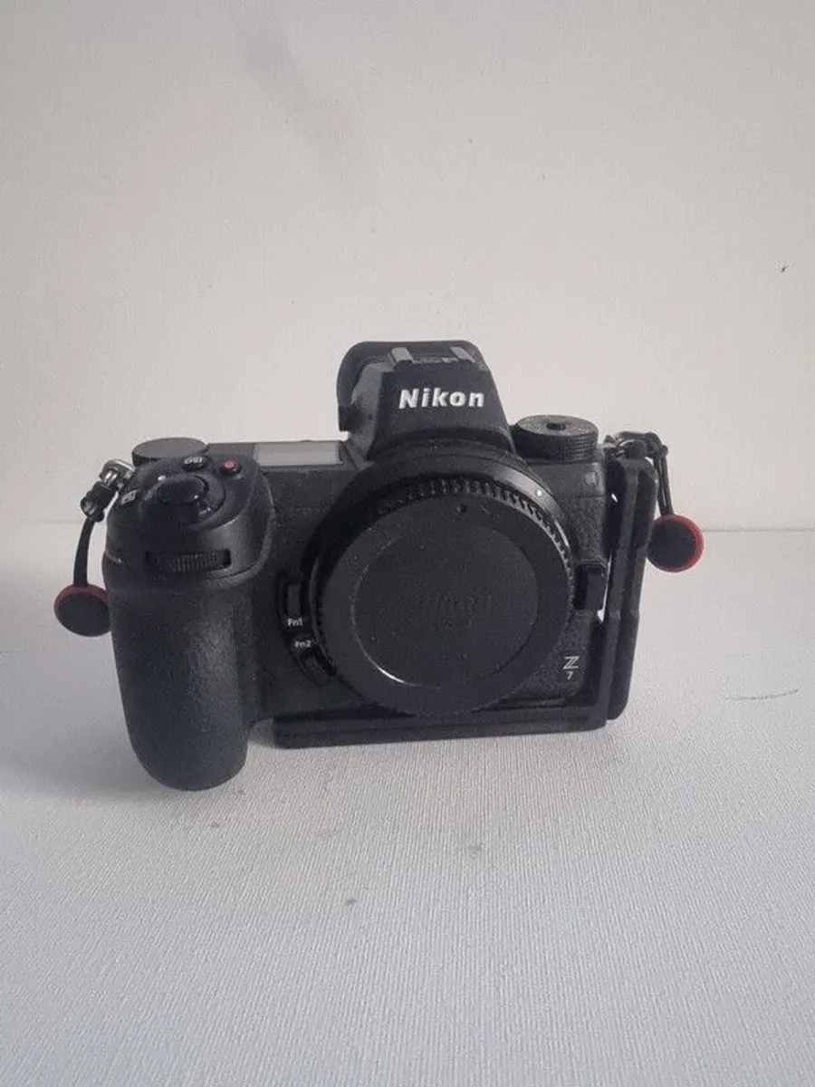 nikon mirrorless (body only) - Image 1