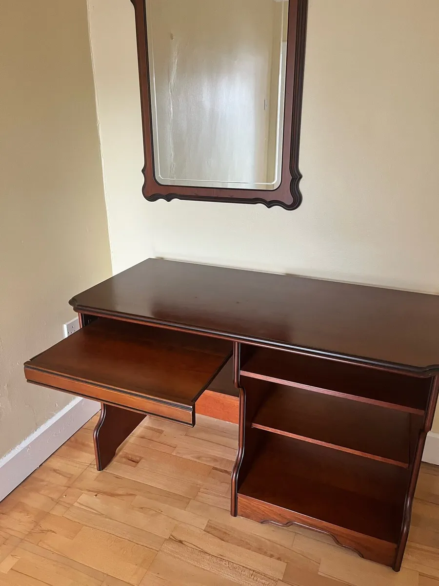 Desk - Image 3