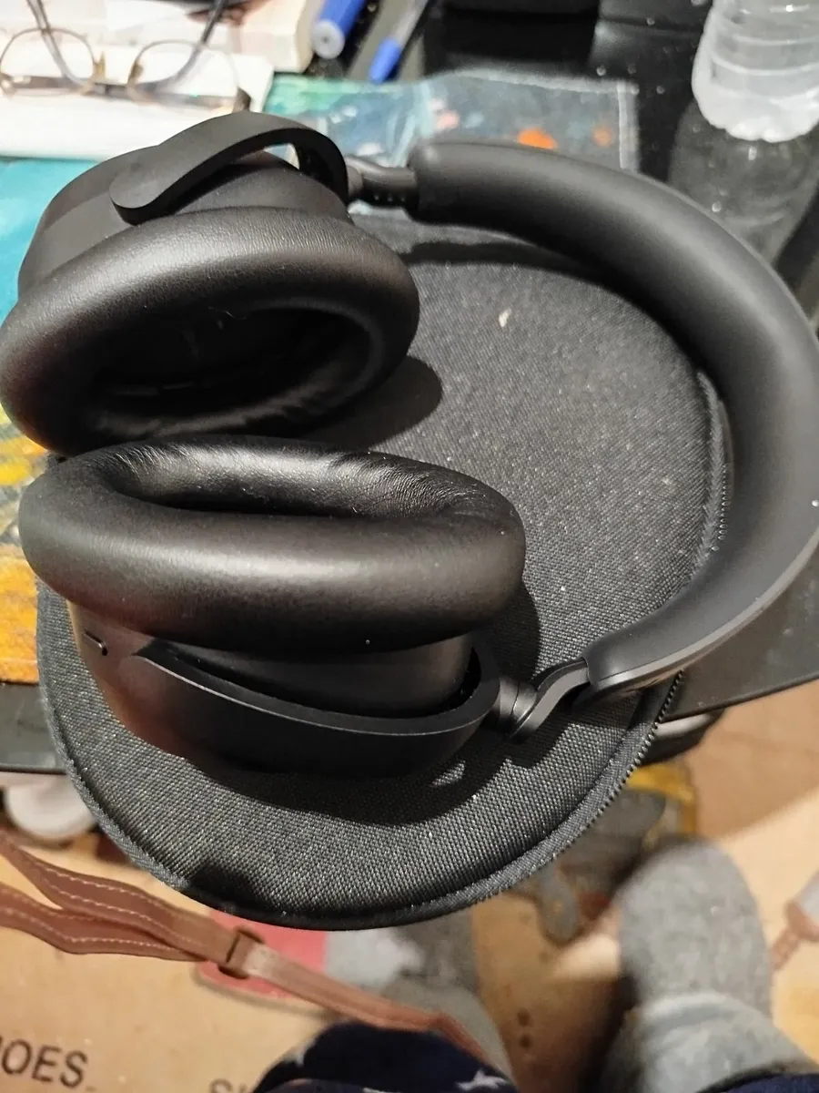 Wireless sennheiser headphones. - Image 3