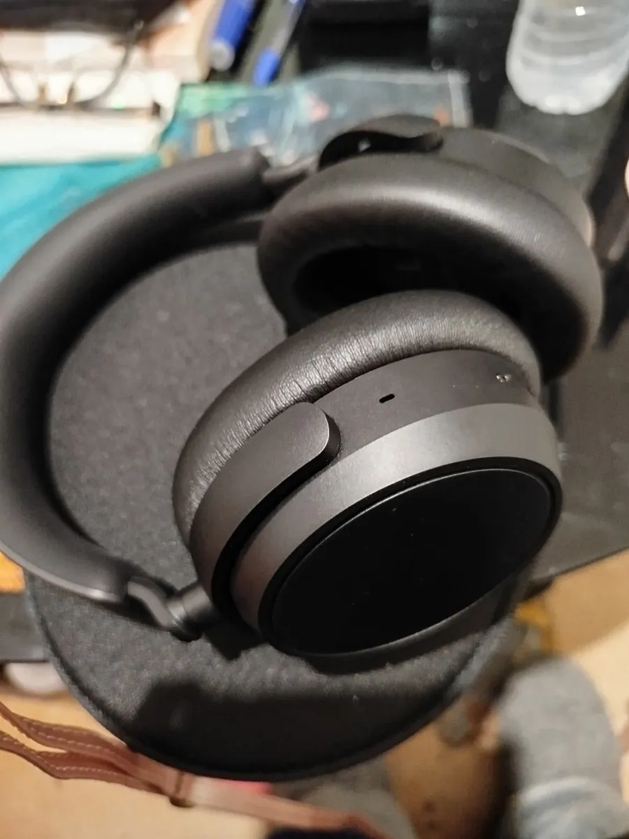 Wireless sennheiser headphones. - Image 4