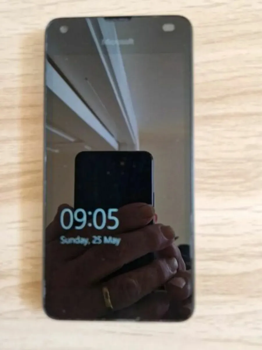 Microsoft Lumia 550, Windows 10 Mobile, 1 GB RAM - Image 3