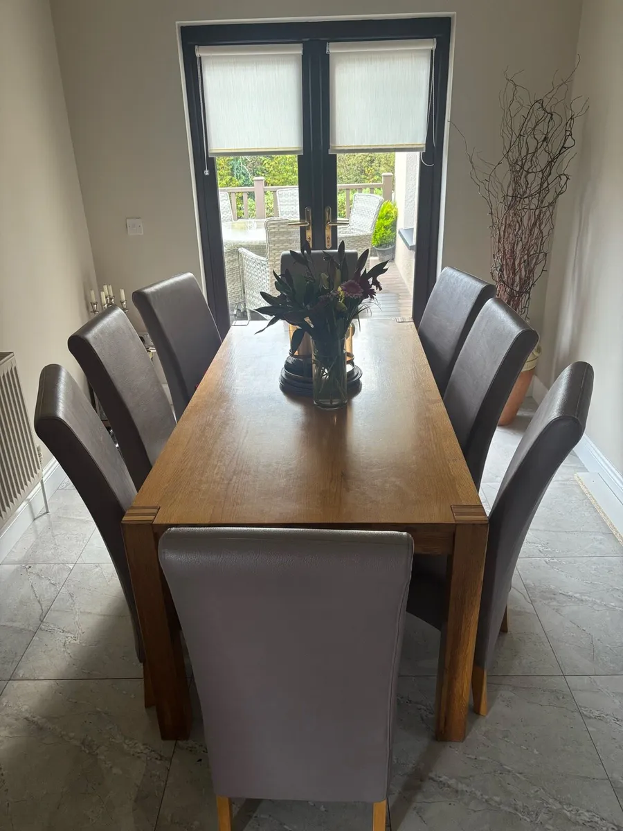 Table & Chairs - Image 2