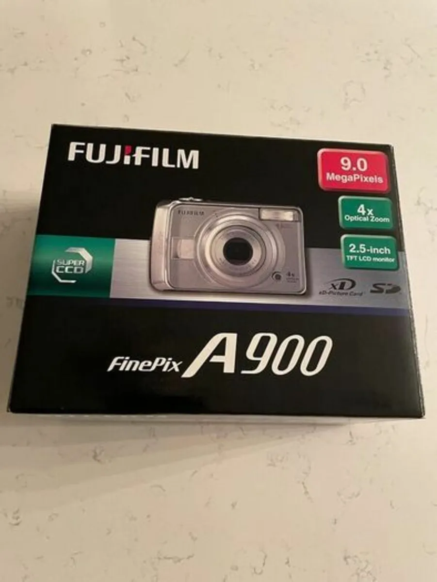 Fujifilm Finepix A900 9 MP Digital Camera - Image 1