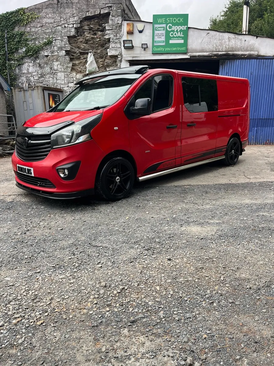 2016 Vivaro LWB Sportif 6 Seater Crewvan - Image 3