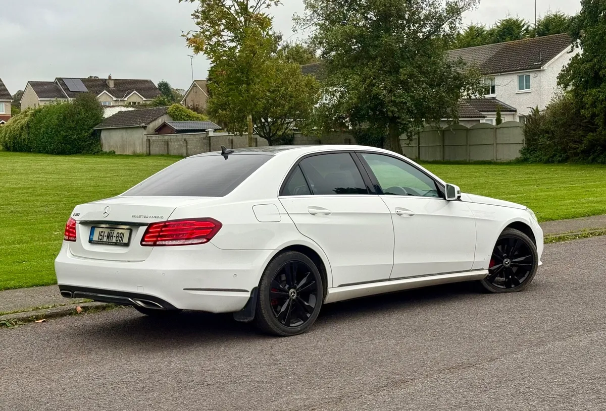 Mercedes-Benz E-Class 2015/automatic - Image 3