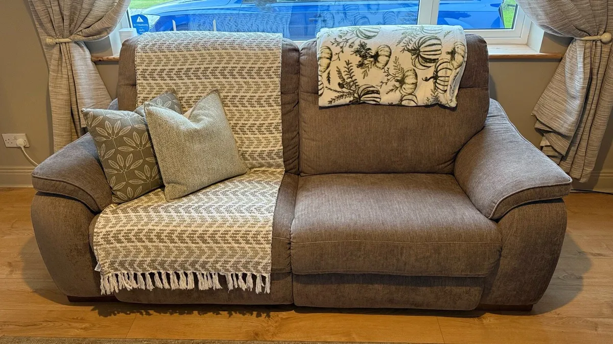 3 + 2 seater electric recliner couches - Image 1