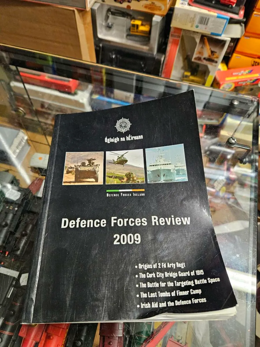 Book Irish Army Defence Forces Review - Image 1