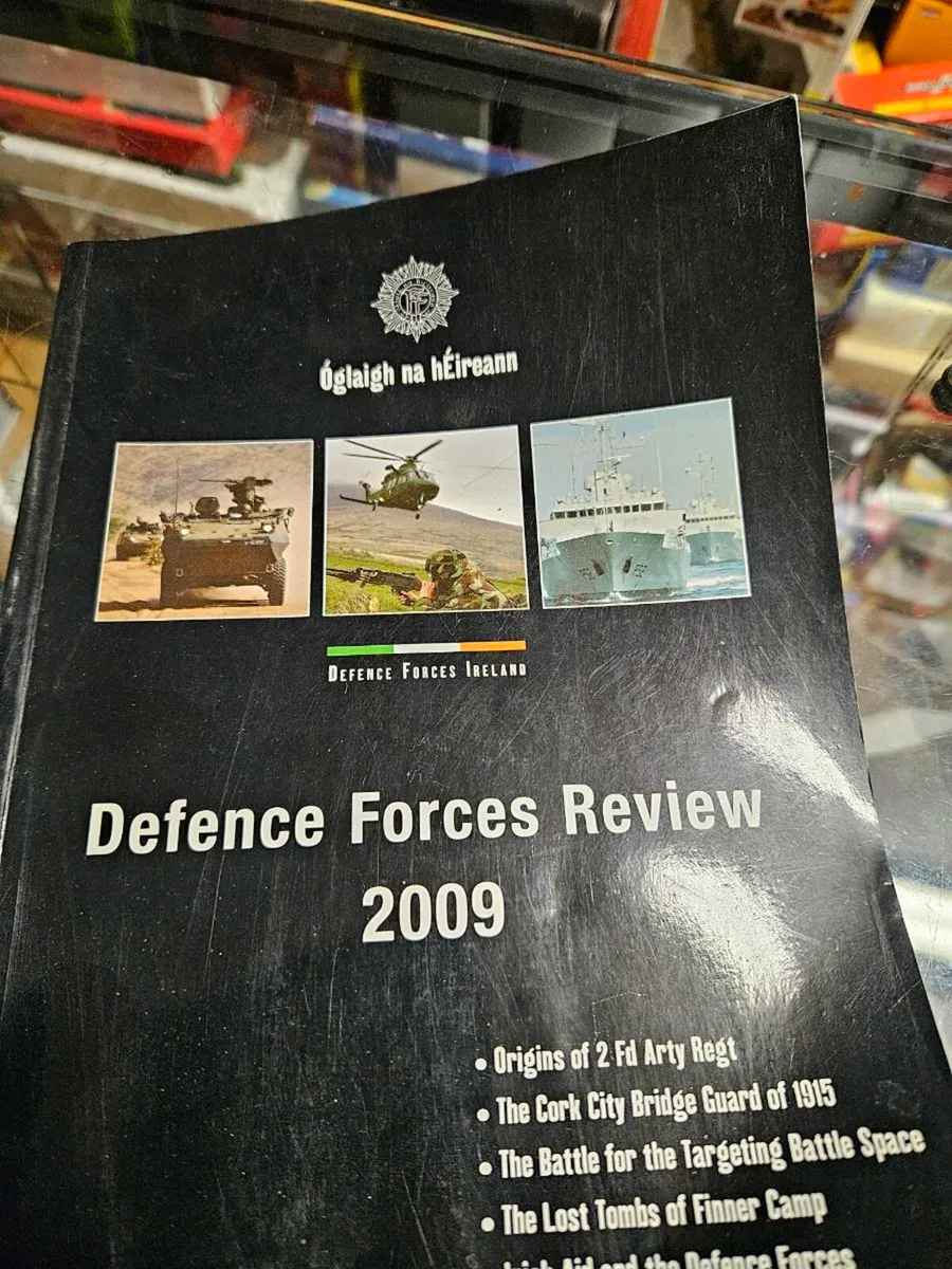 Book Irish Army Defence Forces Review - Image 2
