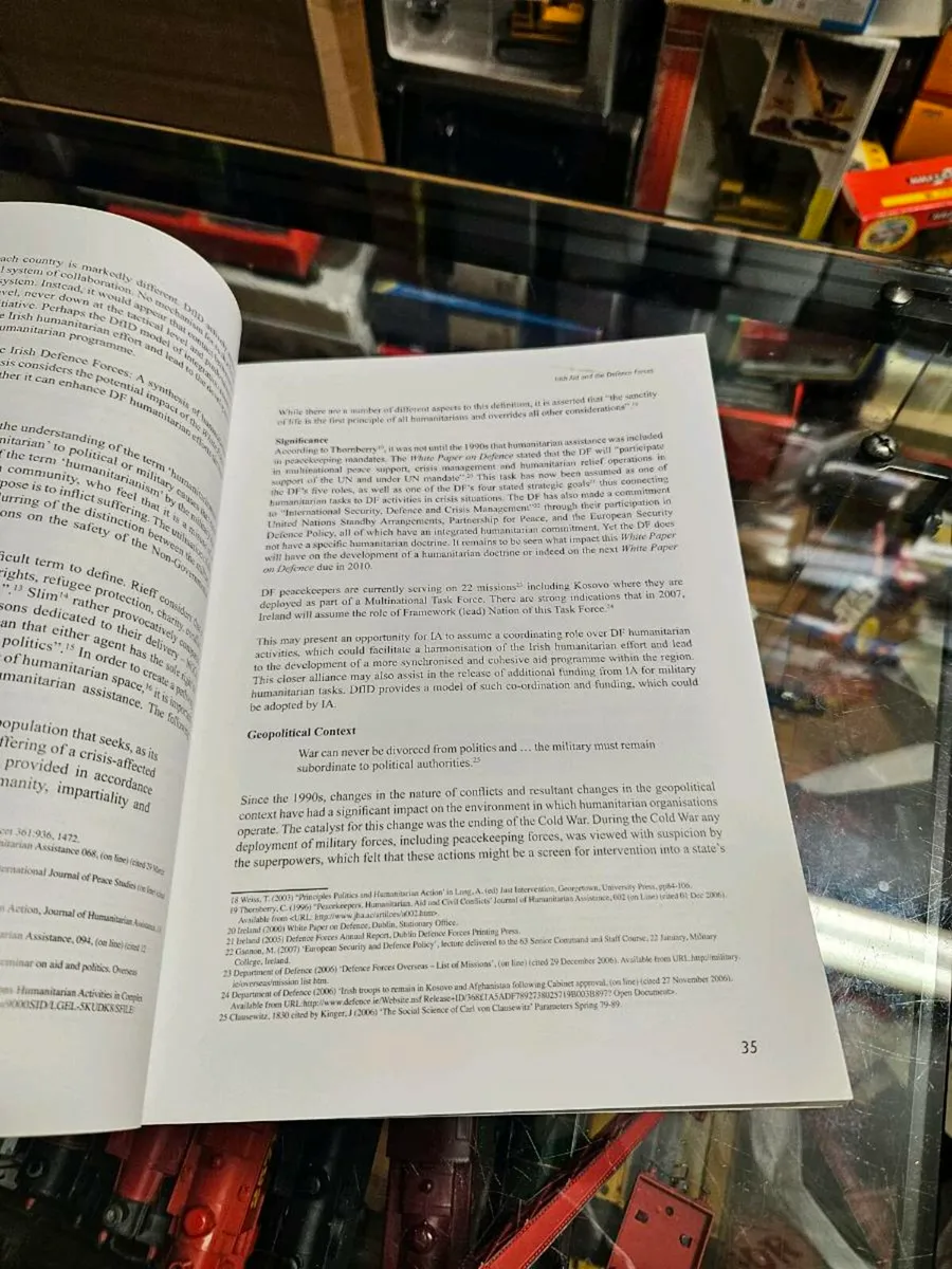 Book Irish Army Defence Forces Review - Image 4