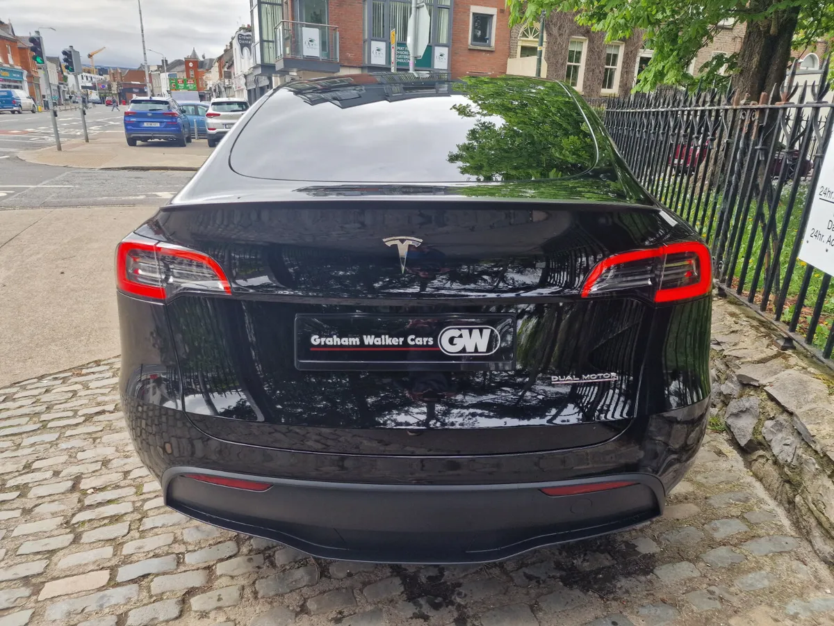 2023 (232) Tesla Model Y Performance AWD - Image 4