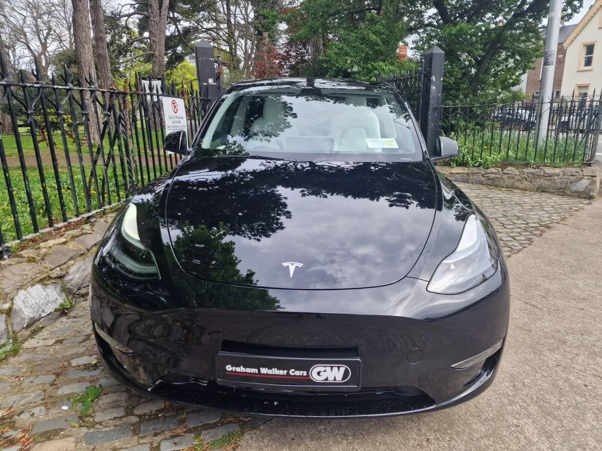 2023 (232) Tesla Model Y Performance AWD - Image 3