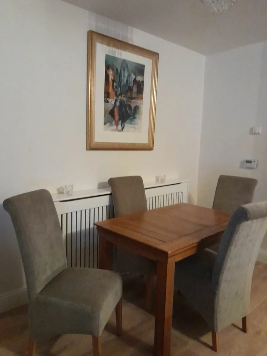 Dining Table and 4 Chairs – Excellent Condition – - Image 1