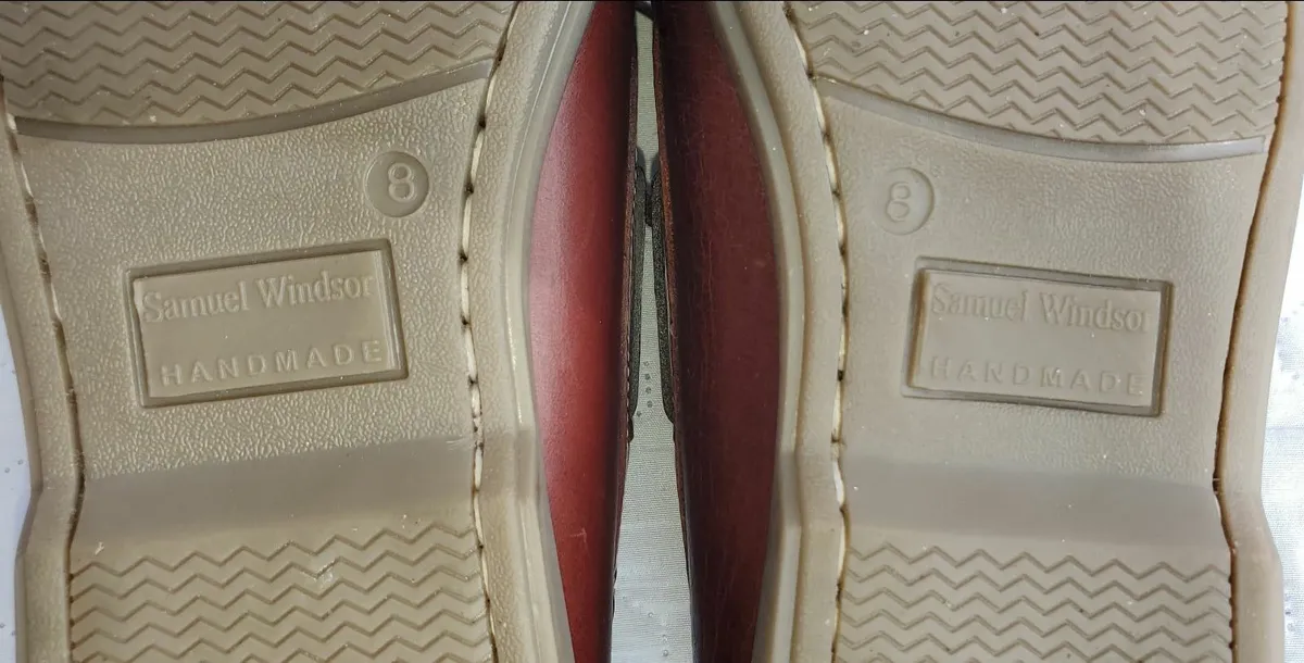NEW--Samual Windsor Handmade Leather Shoes Size 8 - Image 4