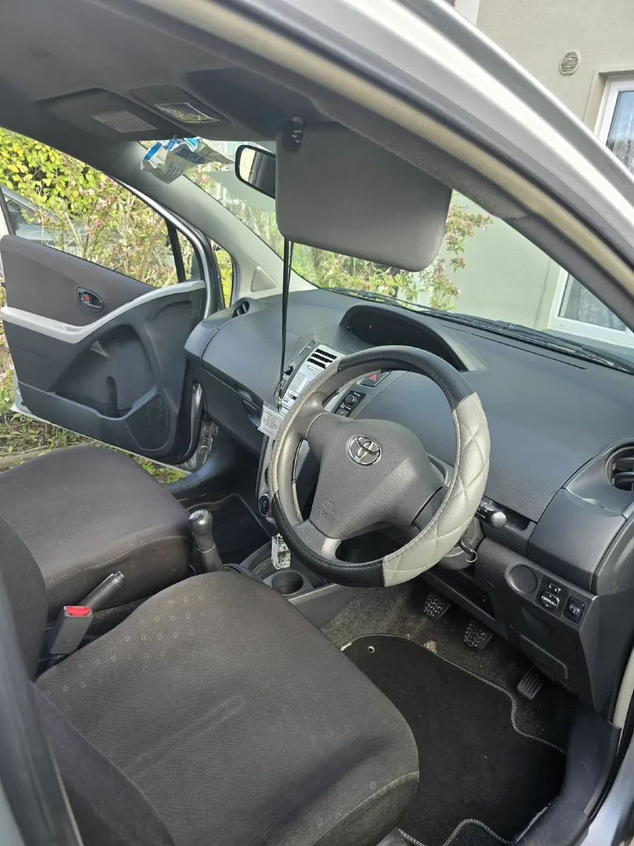 Toyota Yaris 2006 - Image 3