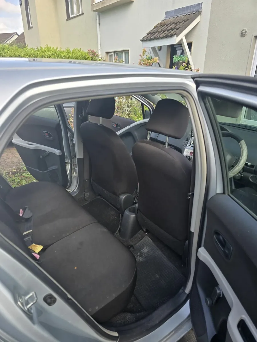 Toyota Yaris 2006 - Image 4