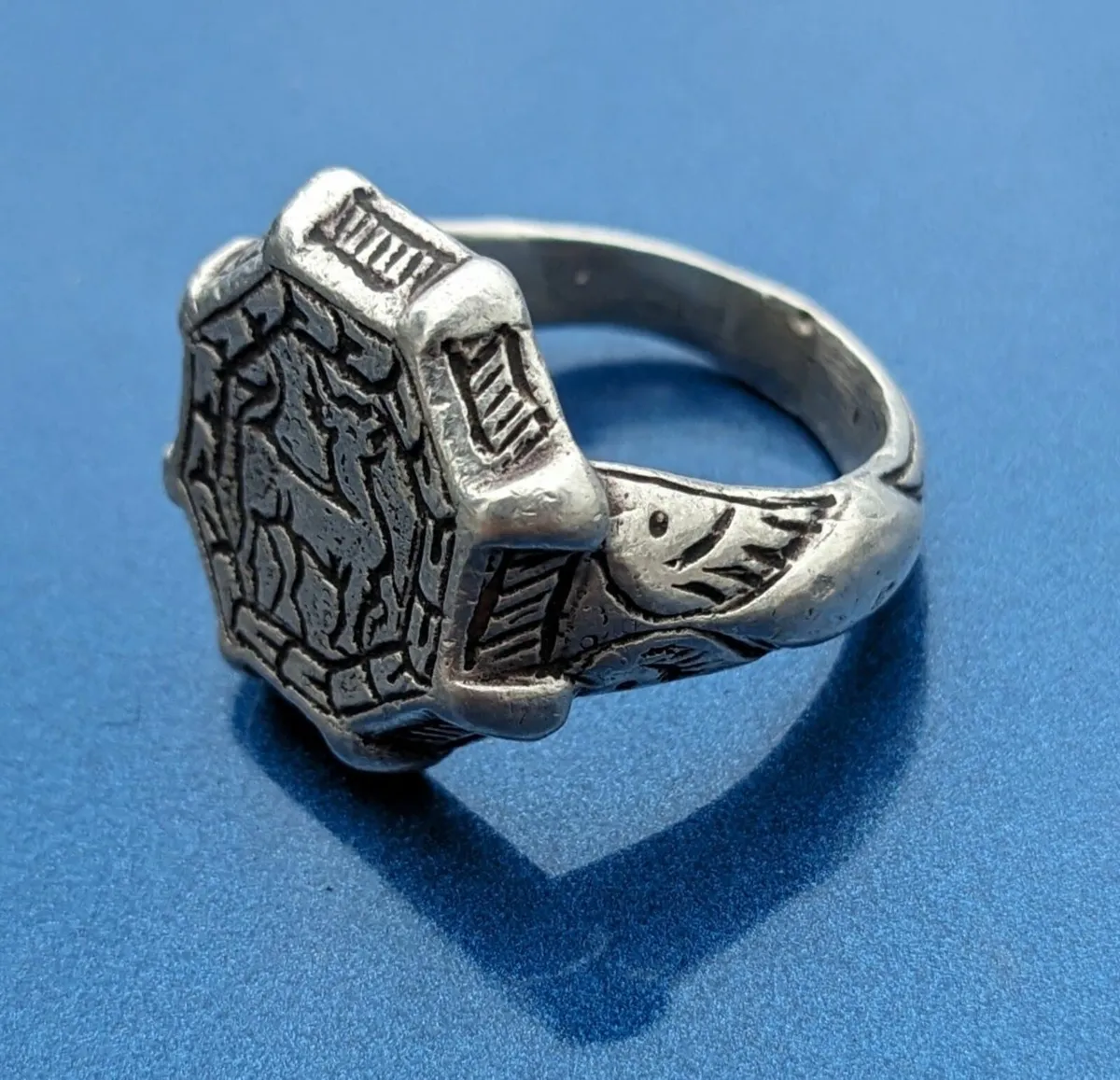 Medieval silver ring (Sassanid Empire?) - Image 2
