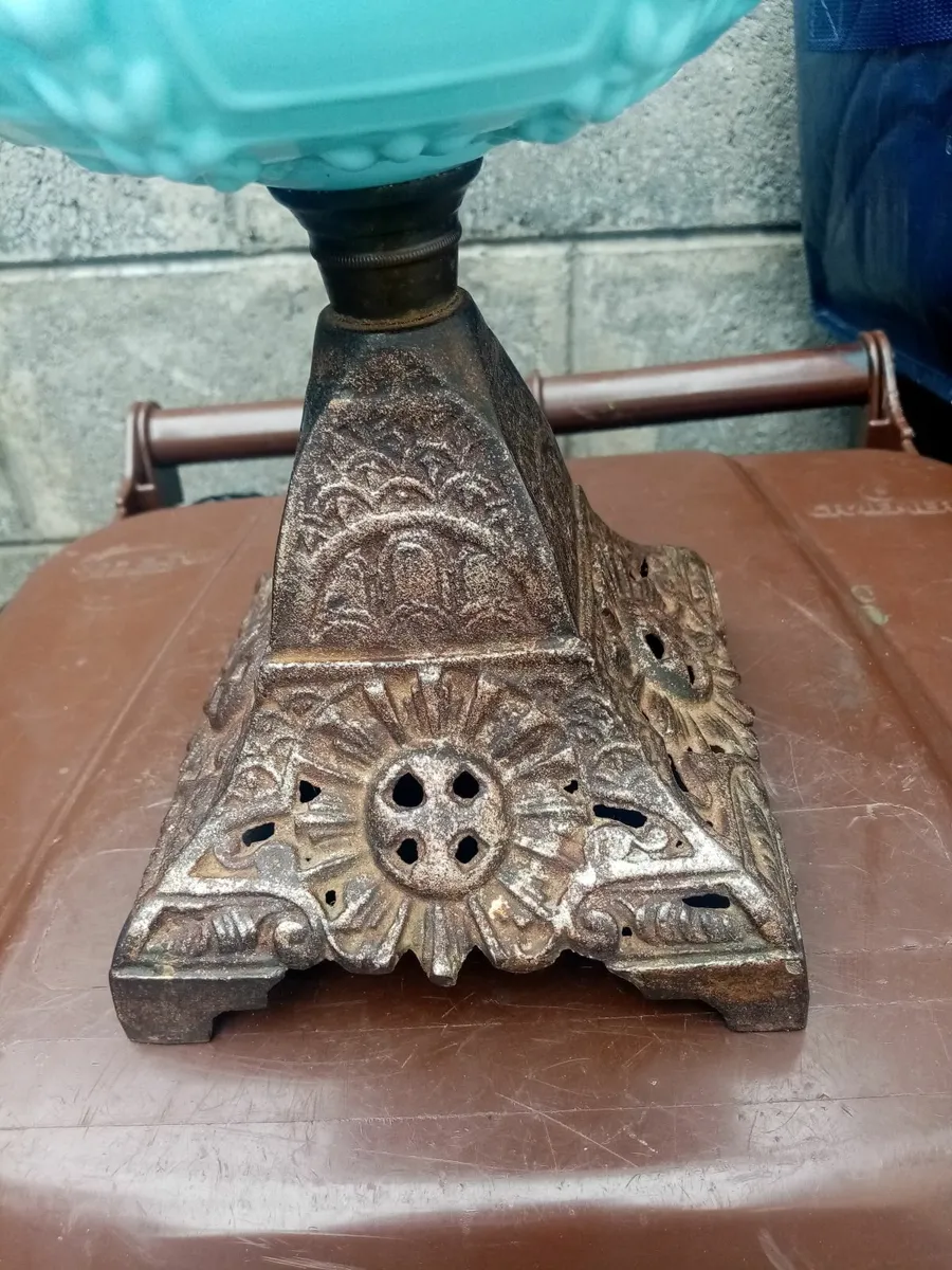 Victorian Oil Lamp - Image 3