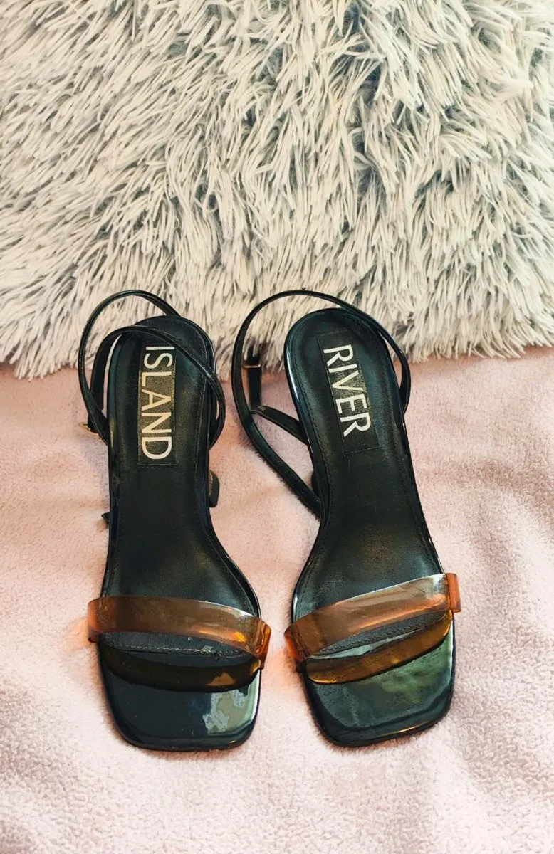 River Island Black Heels with Orange Strap & Acryl - Image 3