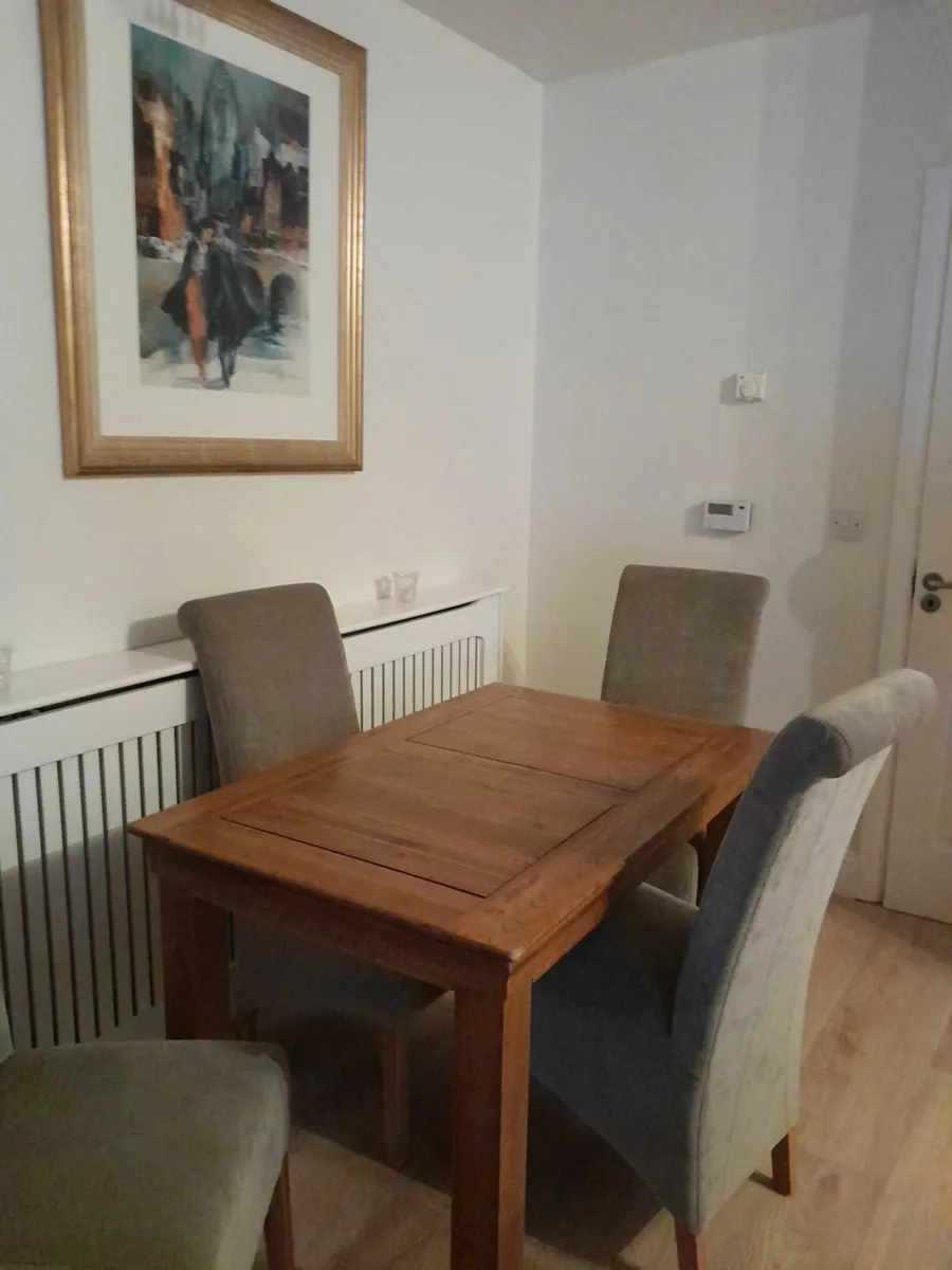 Dining Table and 4 Chairs – Excellent Condition – - Image 2