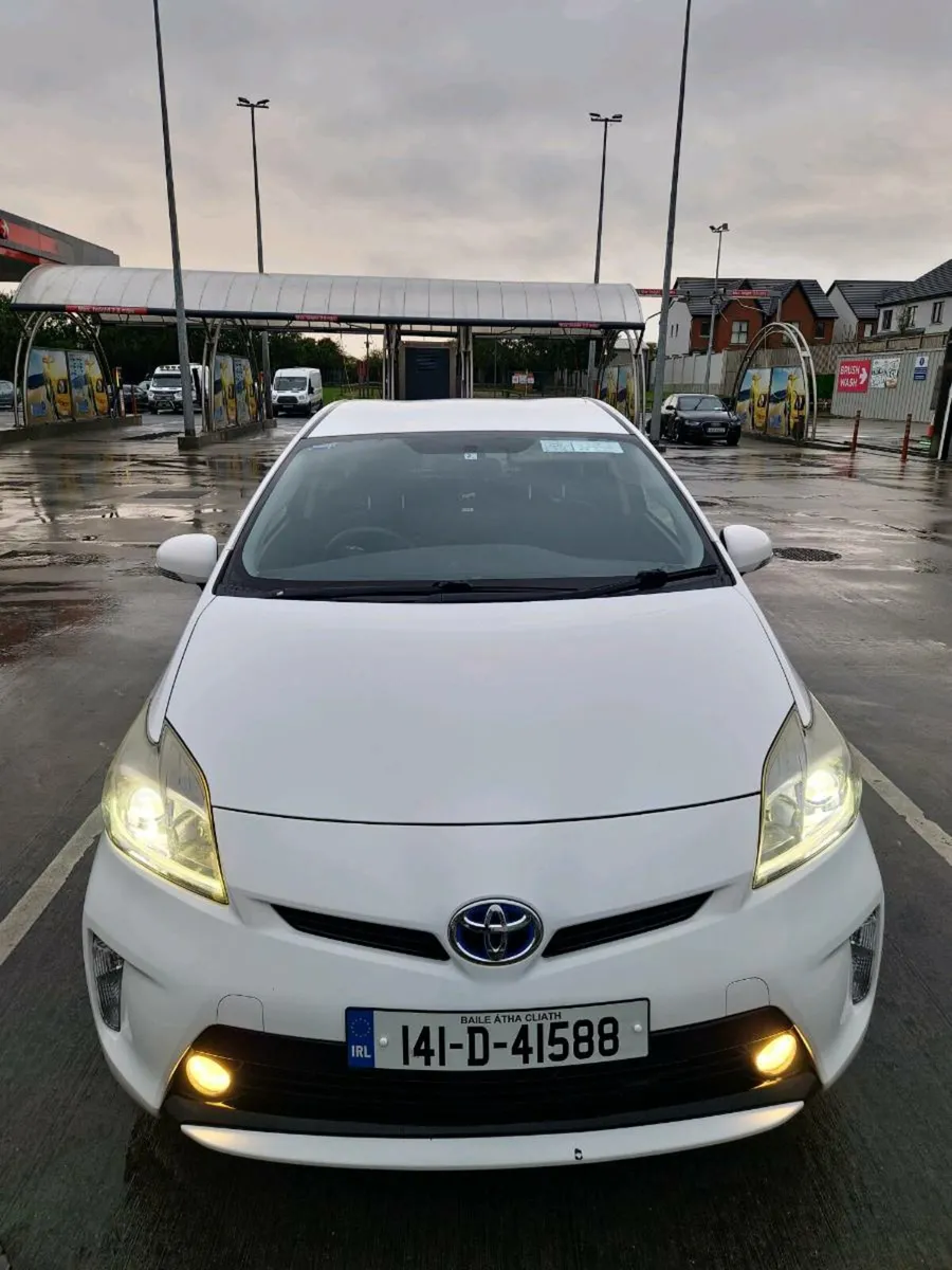 Toyota Prius 2014 - Image 2