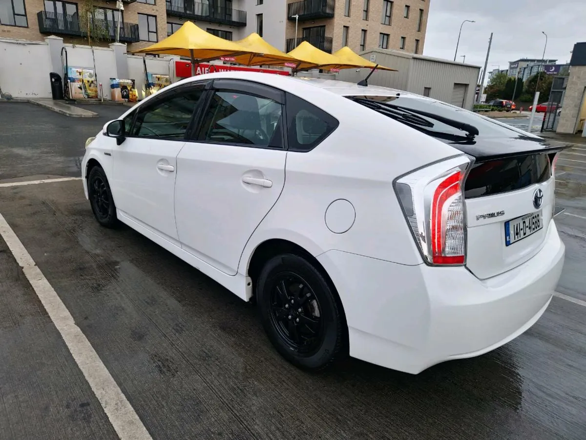 Toyota Prius 2014 - Image 4