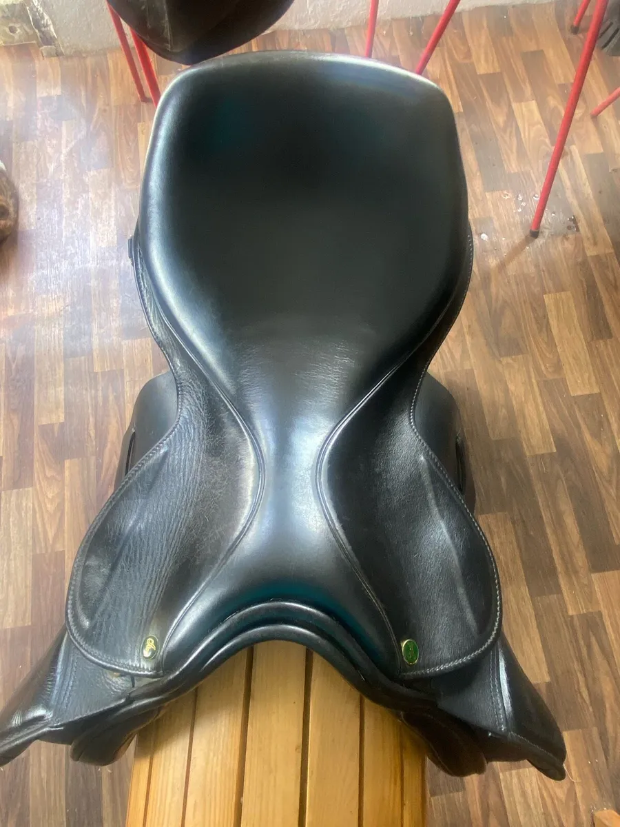 17.5 WIDE Ideal black Leather saddle - Image 4