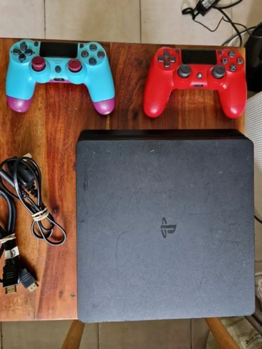 Playstation 4, Power & HDMI Cables, 2 Controllers - Image 1