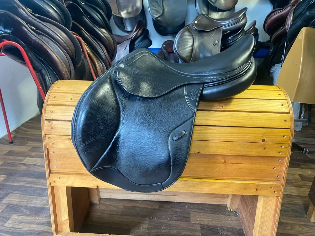18” Salleria de Garda jumping saddle - Image 2