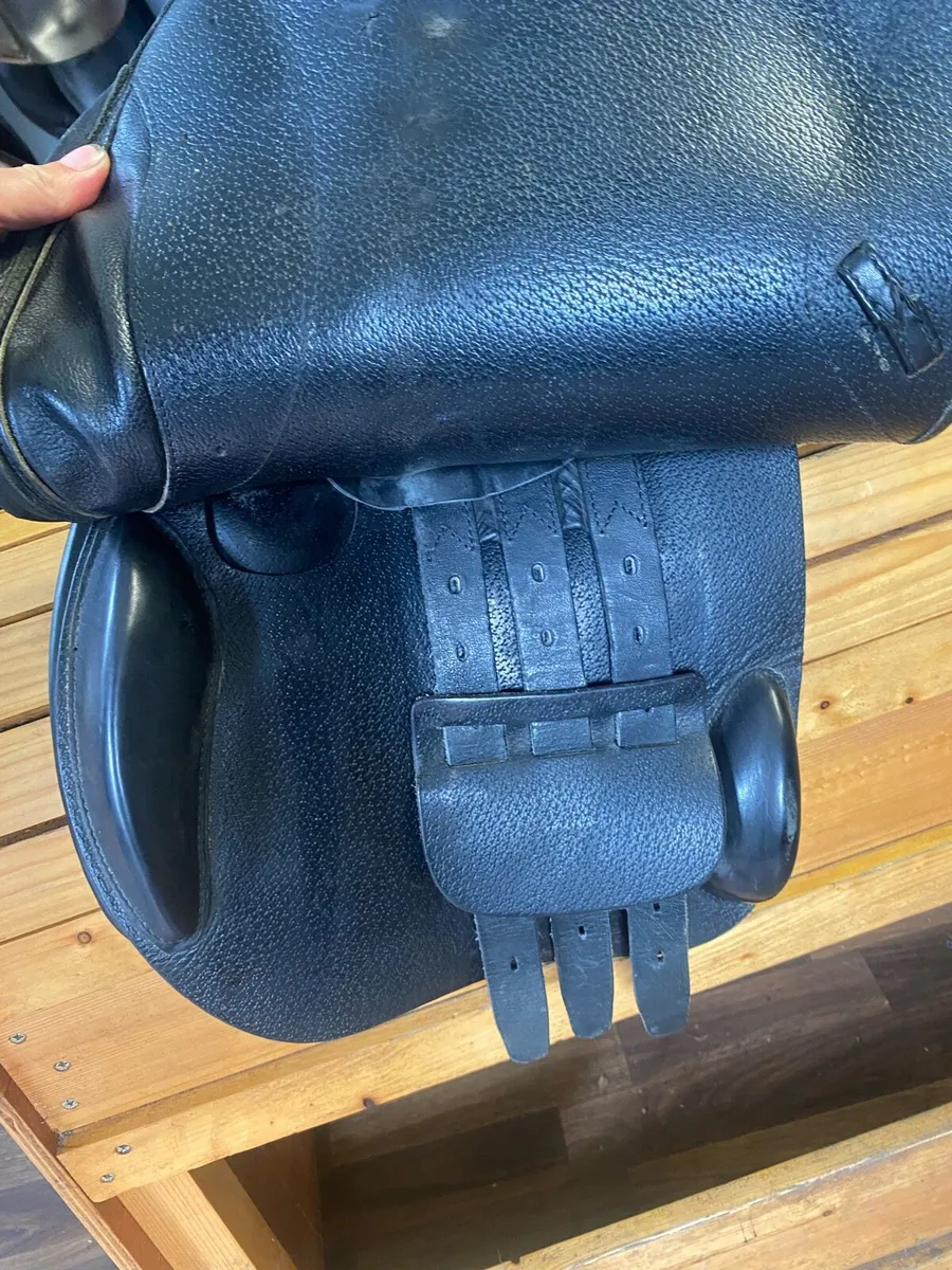 18” Salleria de Garda jumping saddle - Image 4