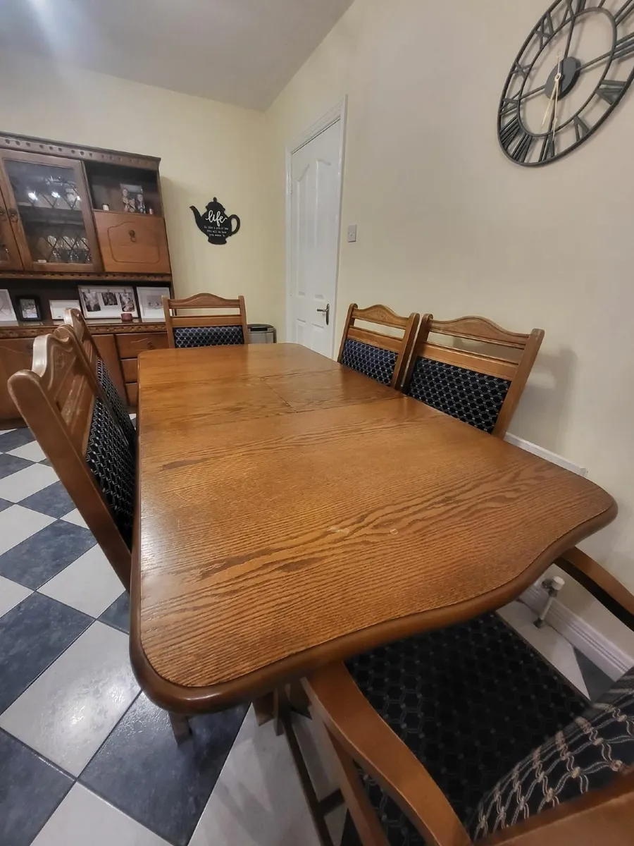 Table & Chairs - Image 3
