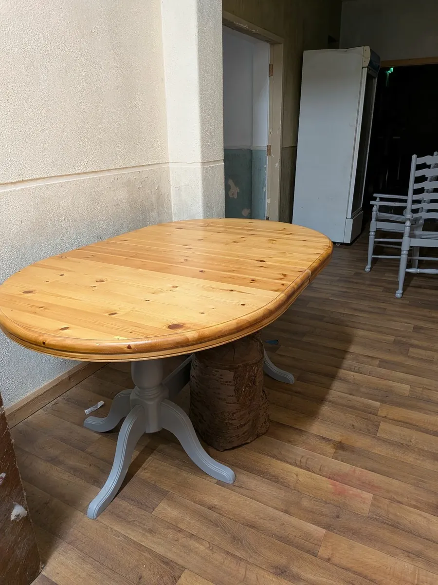 Kitchen Table and chairs - Image 2
