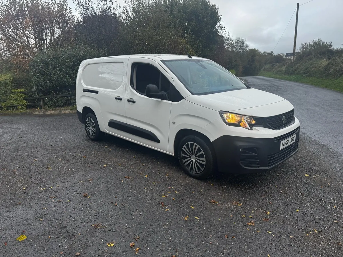 2021 PEUGEOT PARTNER 5 SEAT CREW VAN - Image 1